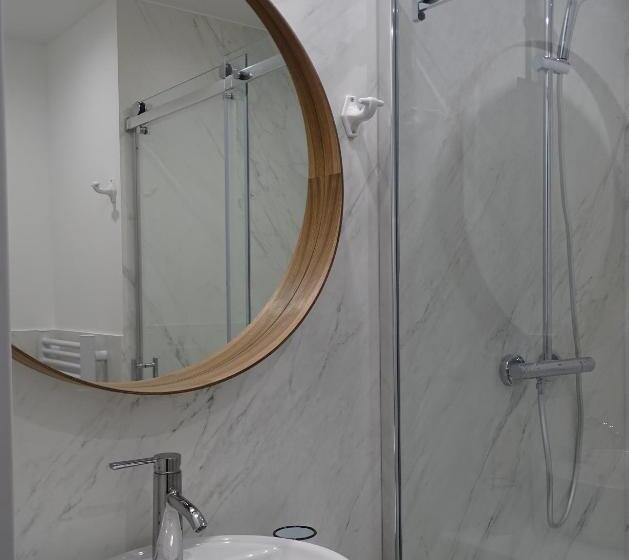 高级大房间, Auberge De La Garenne