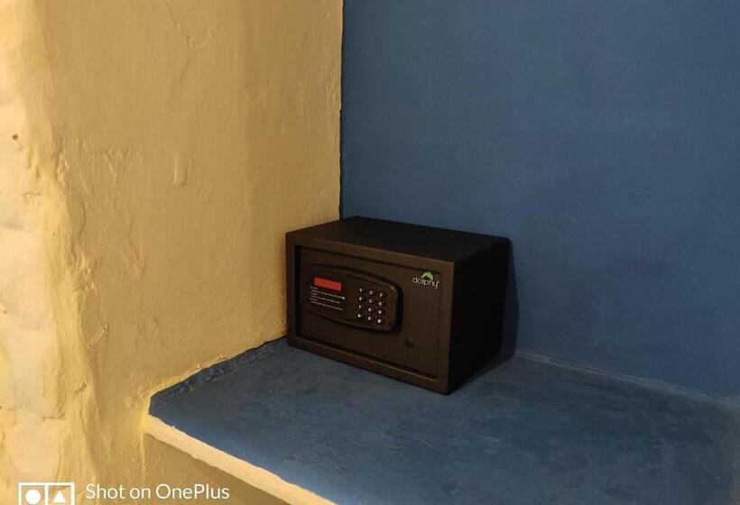 デラックスルーム, Makarios Boutique