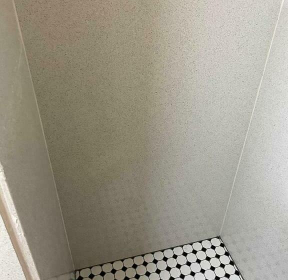 이코노미 싱글 룸, Budget Inn