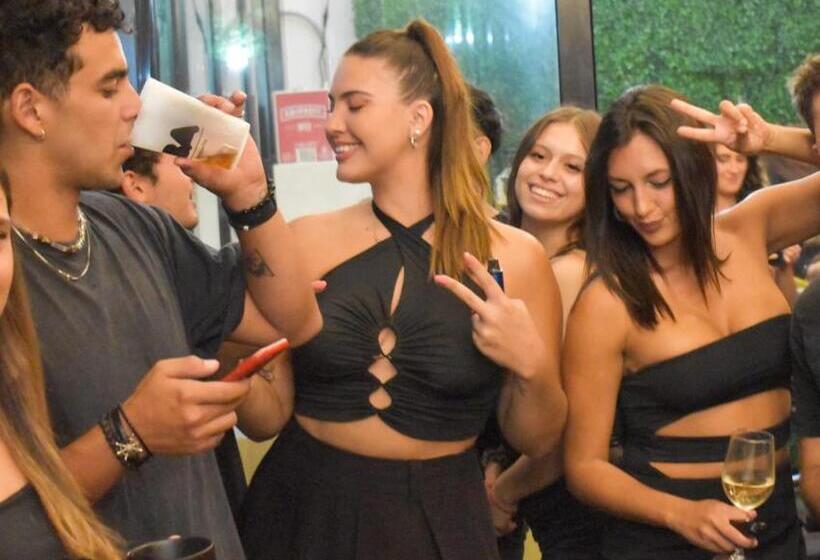 سرير فى غرفة مشتركه, Tequila Sunrise Hostel Surfers Paradise