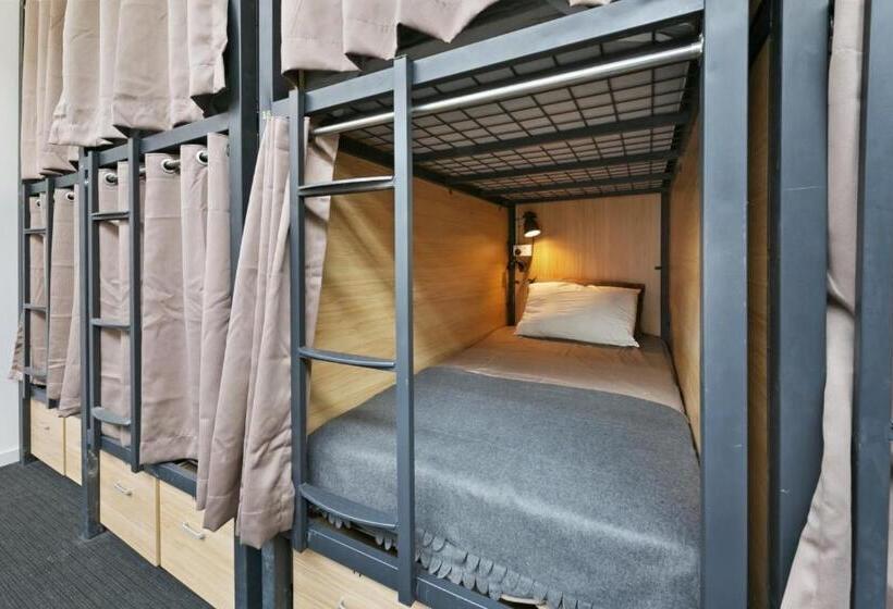 سرير فى غرفة مشتركه, Tequila Sunrise Hostel Surfers Paradise