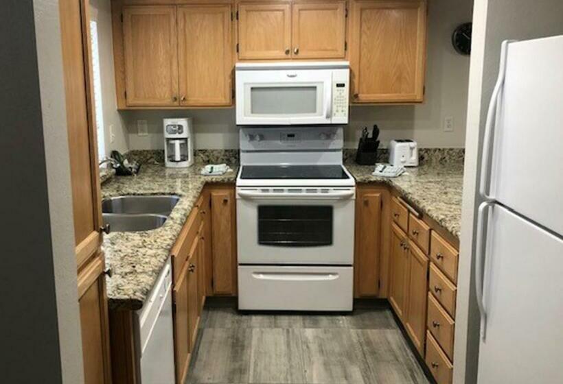 سوئیت 2 خوابه, Vista Mirage Resort