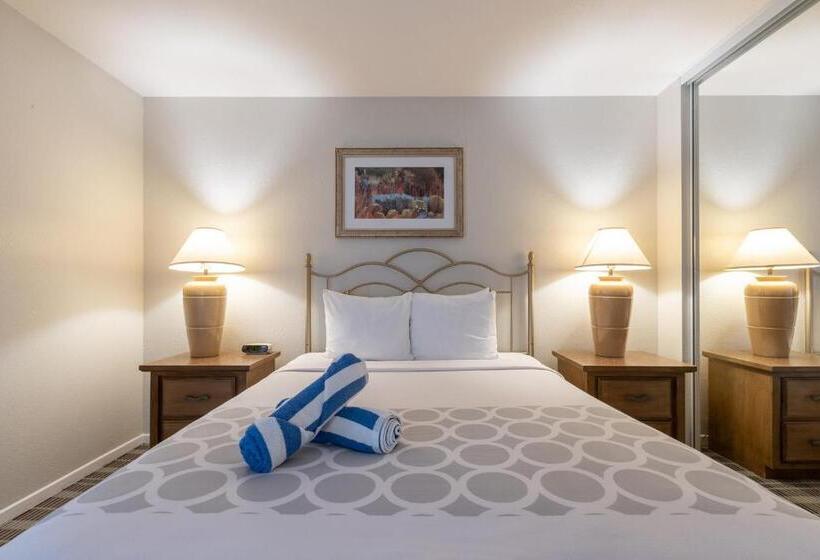 سوئیت 2 خوابه, Vista Mirage Resort