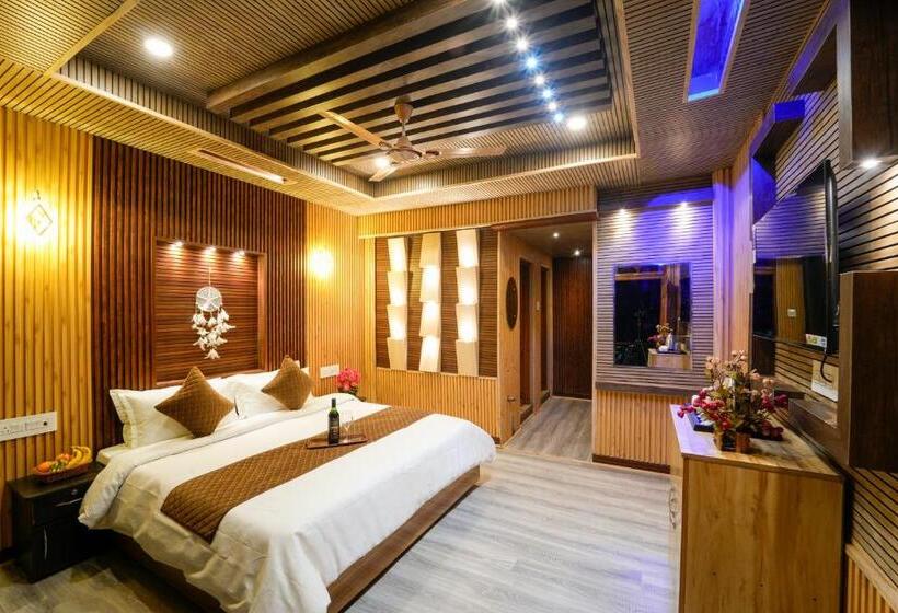 غرفة ديلوكس ثلاثية, Babylon Resort
