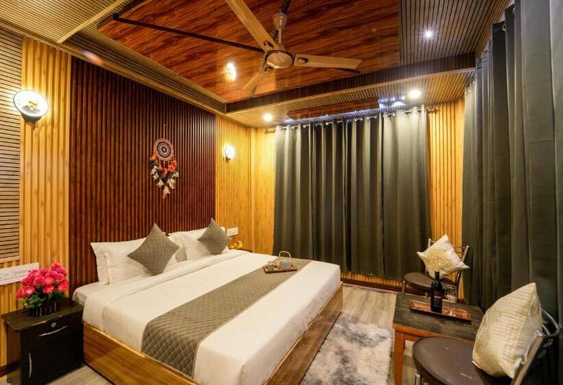 اتاق لوکس سه تخته, Babylon Resort