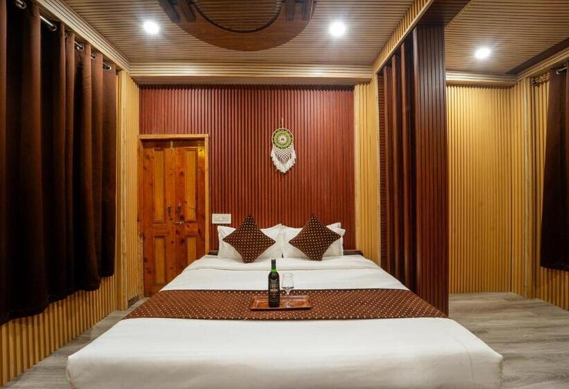 سوییت خانوادگی, Babylon Resort