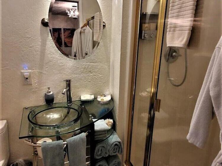 Номер Deluxe, Misty Valley Inn