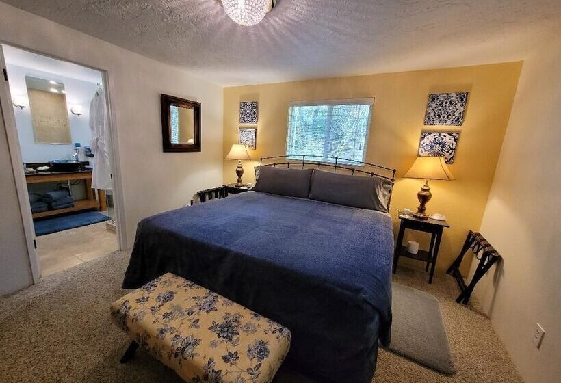 غرفة ديلوكس, Misty Valley Inn