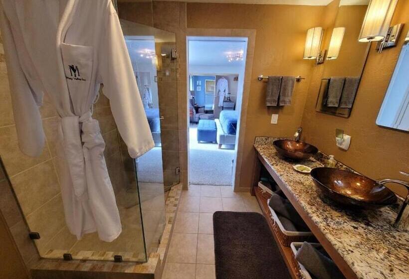 Стандартный Номер Кровать Кинг, Misty Valley Inn