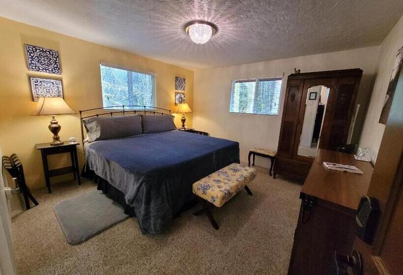 Стандартный Номер Кровать Кинг, Misty Valley Inn