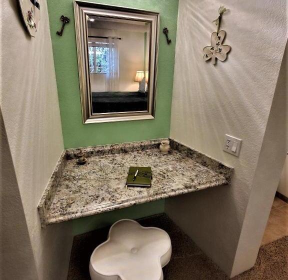 غرفة ديلوكس, Misty Valley Inn