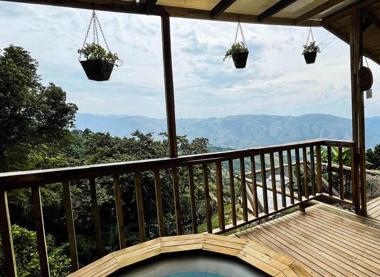 کابین, Entre Verdes Hotel & Glamping