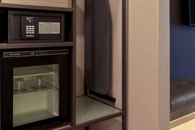 غرفة قياسية سرير كينج, Ac Hotel By Marriott Tallahassee Universities At The Capitol