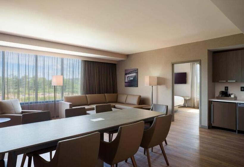 스위트 킹사이즈 침대, Ac Hotel By Marriott Tallahassee Universities At The Capitol