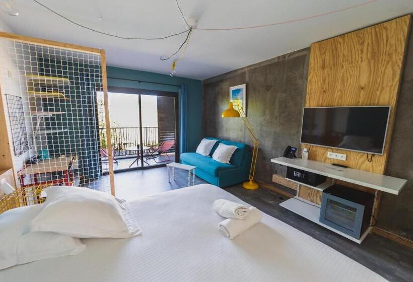 اتاق سوپریور چهار تخته, Hôtel Le Terre Sainte