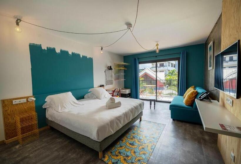 استودیوی استاندارد, Hôtel Le Terre Sainte