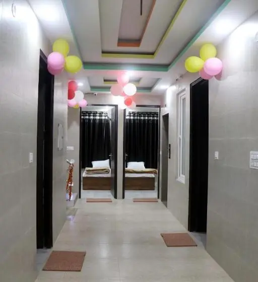 Deluxe Room, Krishna Dreams