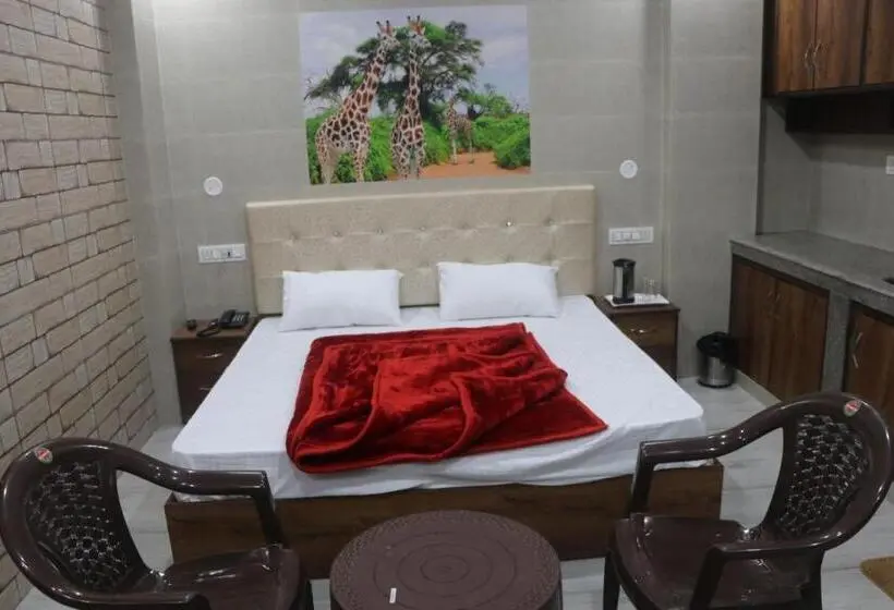 Deluxe Triple Room, Krishna Dreams