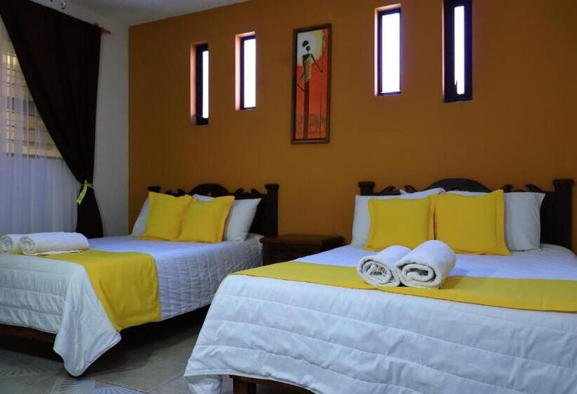 غرفه قياسيه سريرين مزدوجين, Muñoz De Luna