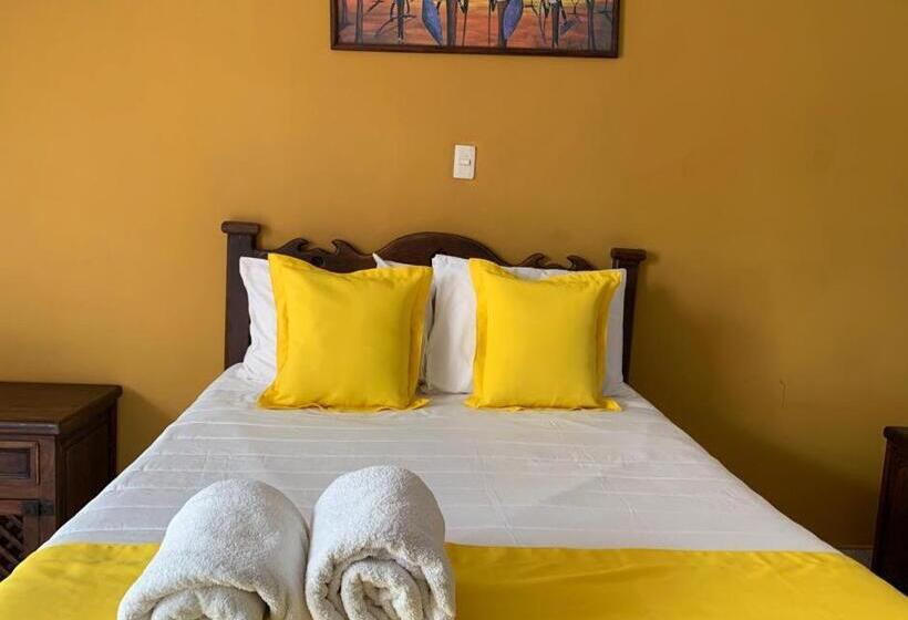 غرفة قياسية, Muñoz De Luna