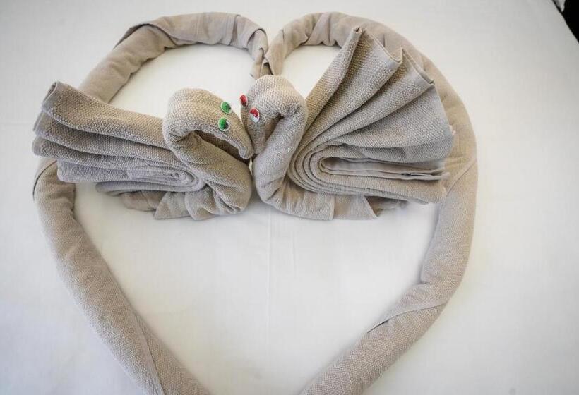 스탠다드 룸 킹사이즈 침대, Yara