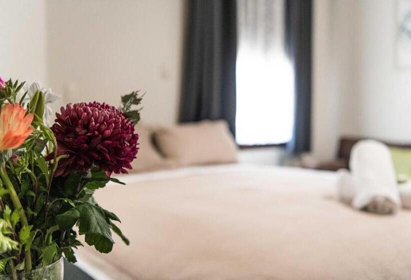 חדר סטנדרט, New Crown Hotel Motel