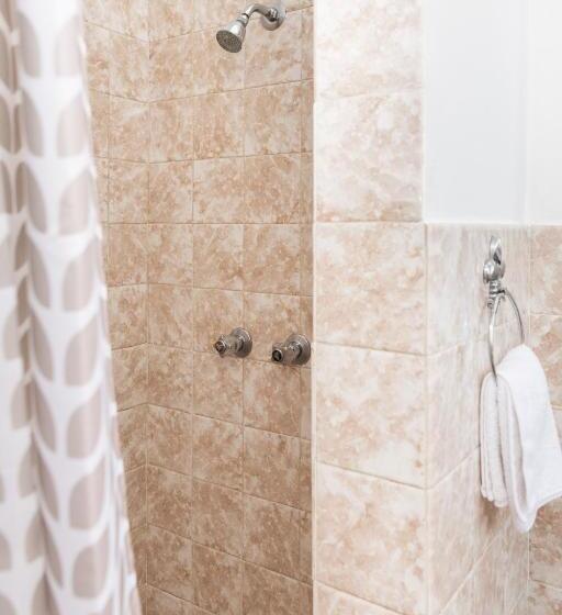 חדר סטנדרט, New Crown Hotel Motel