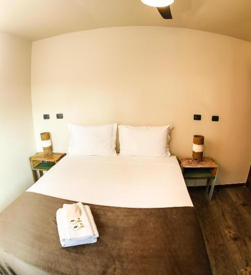 جناح, Bossa Beach House