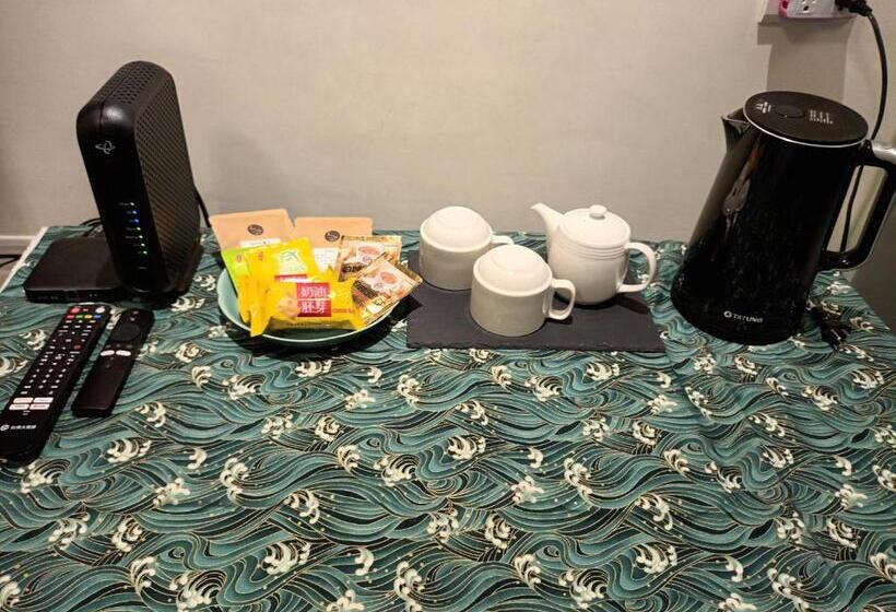 اتاق استاندارد با وان آب گرم, Silence And Stillness