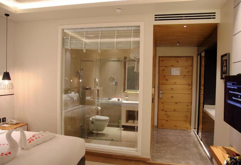 Номер Deluxe, Udman Hotel Greater Noida