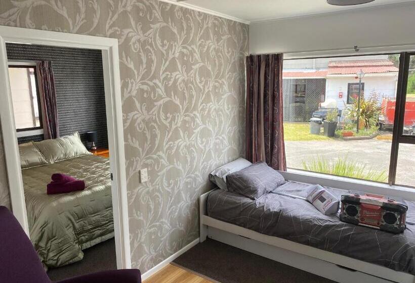 Семейное Студио, Windsor Motel