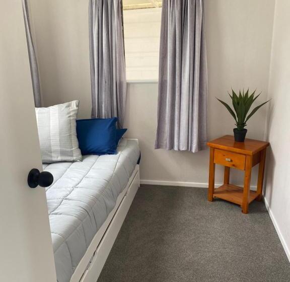 Студия Стандарт, Windsor Motel