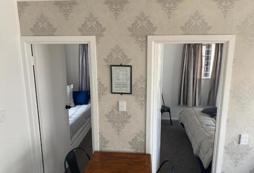 Студия Стандарт, Windsor Motel