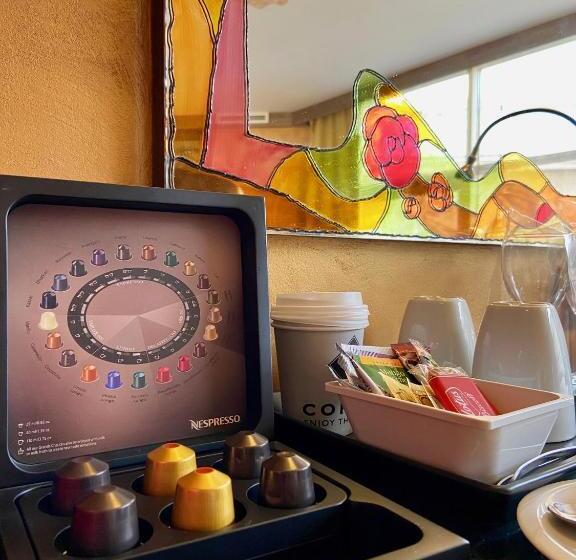 סוויטת סופריור, Art 'otel