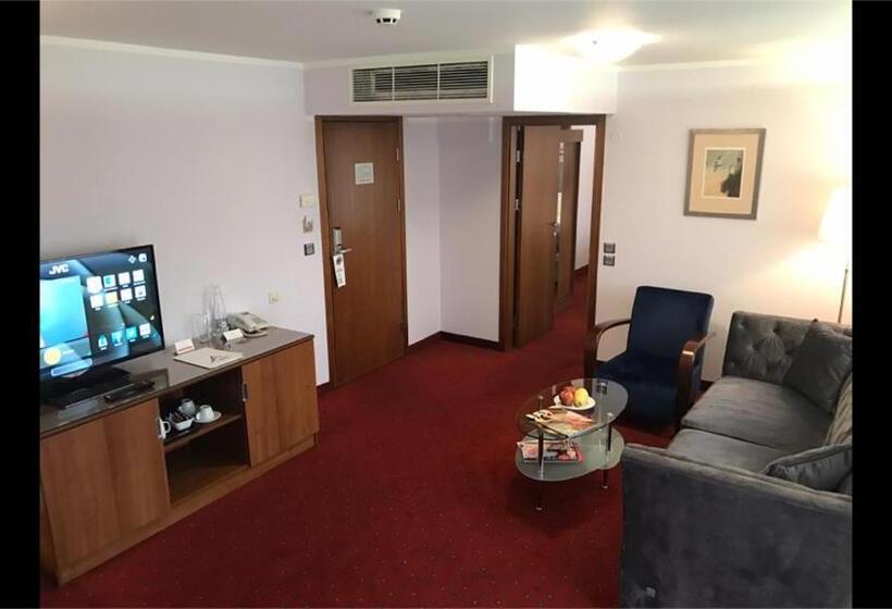 شقة غرفة نوم واحدة مطلة على المدينة, Art 'otel