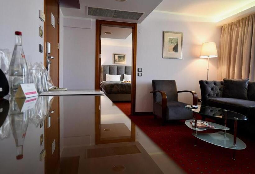 شقة غرفة نوم واحدة مطلة على المدينة, Art 'otel