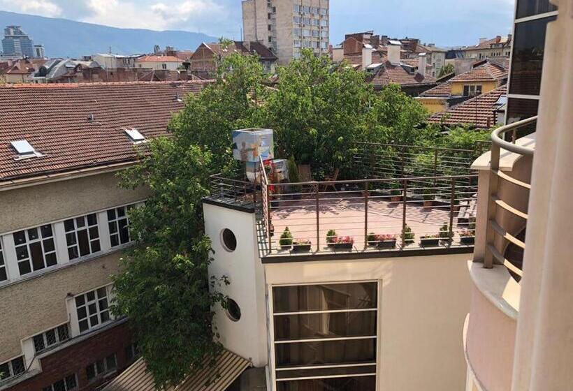 Номер Стандарт Вид на Горы, Art 'otel