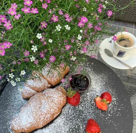 스탠다드 스튜디오, Business Hotel Plovdiv