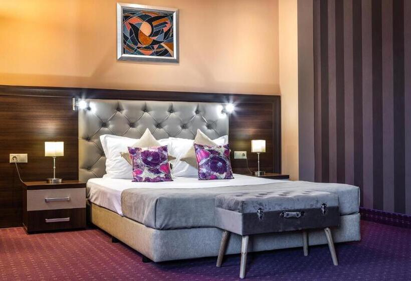 스탠다드 스튜디오, Business Hotel Plovdiv