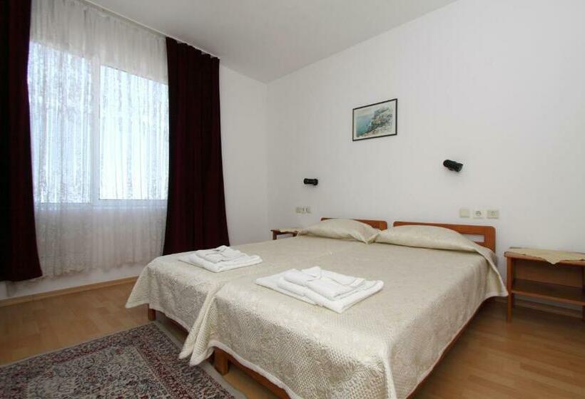 Номер Стандарт, Family Hotel Verona