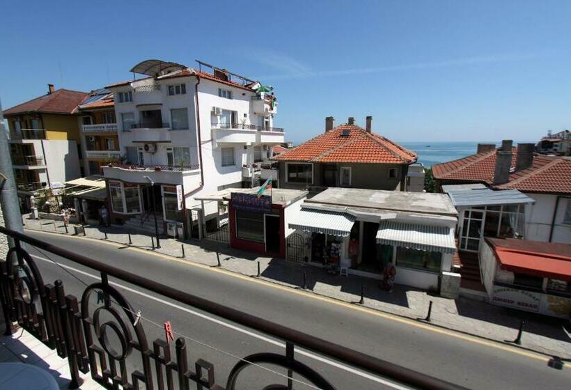 Номер Стандарт, Family Hotel Verona