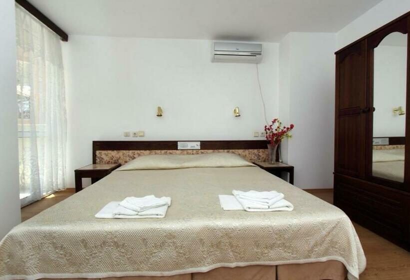 Номер Стандарт, Family Hotel Verona