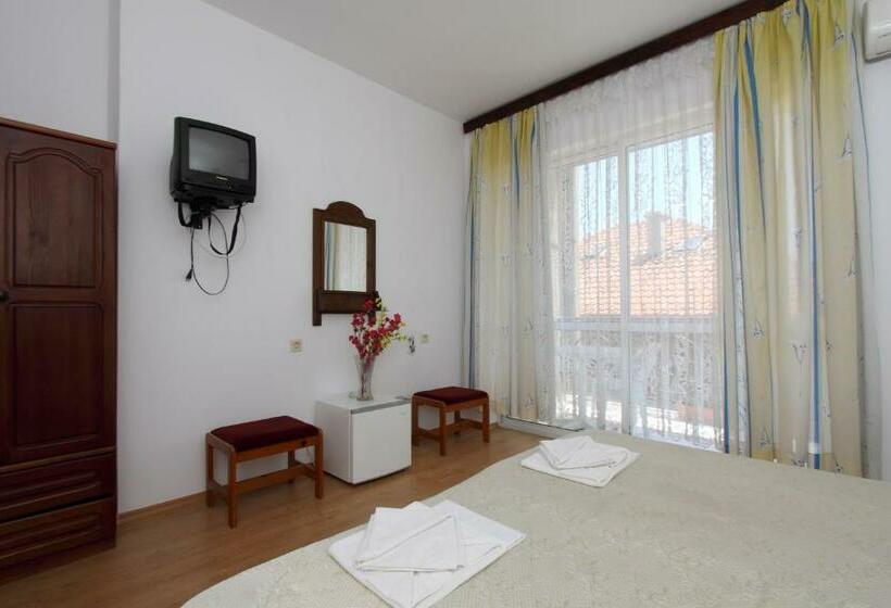 Номер Стандарт, Family Hotel Verona