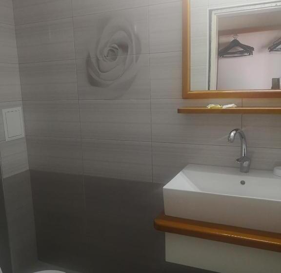 Номер Стандарт Трехместный, Family Hotel Verona