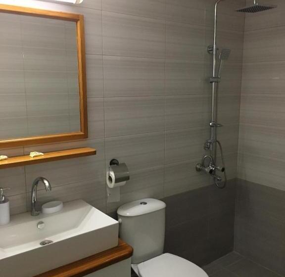 Люкс Боковой Вид на Море, Family Hotel Verona