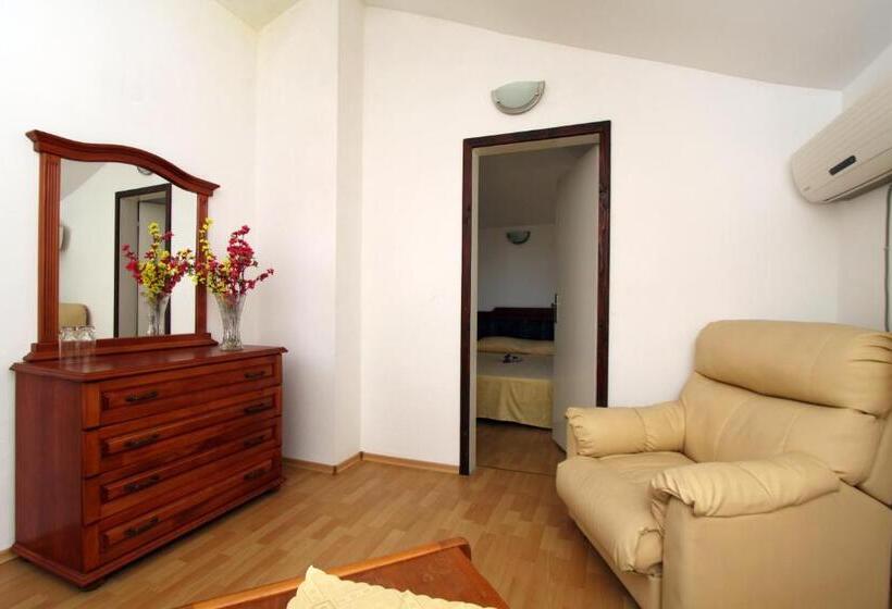 Люкс Боковой Вид на Море, Family Hotel Verona