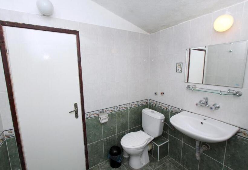 Люкс Боковой Вид на Море, Family Hotel Verona