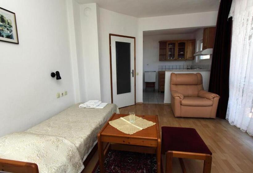 Апартаменты 1 Спальня Вид на Море, Family Hotel Verona