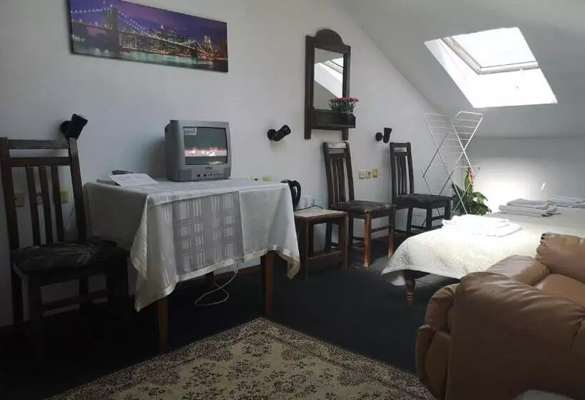 Standard Quadruple Room, Family Hotel Verona