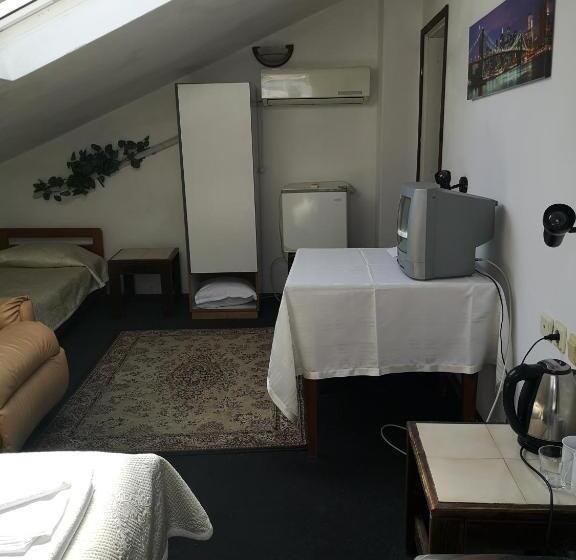 Четырехместный Номер Стандарт, Family Hotel Verona